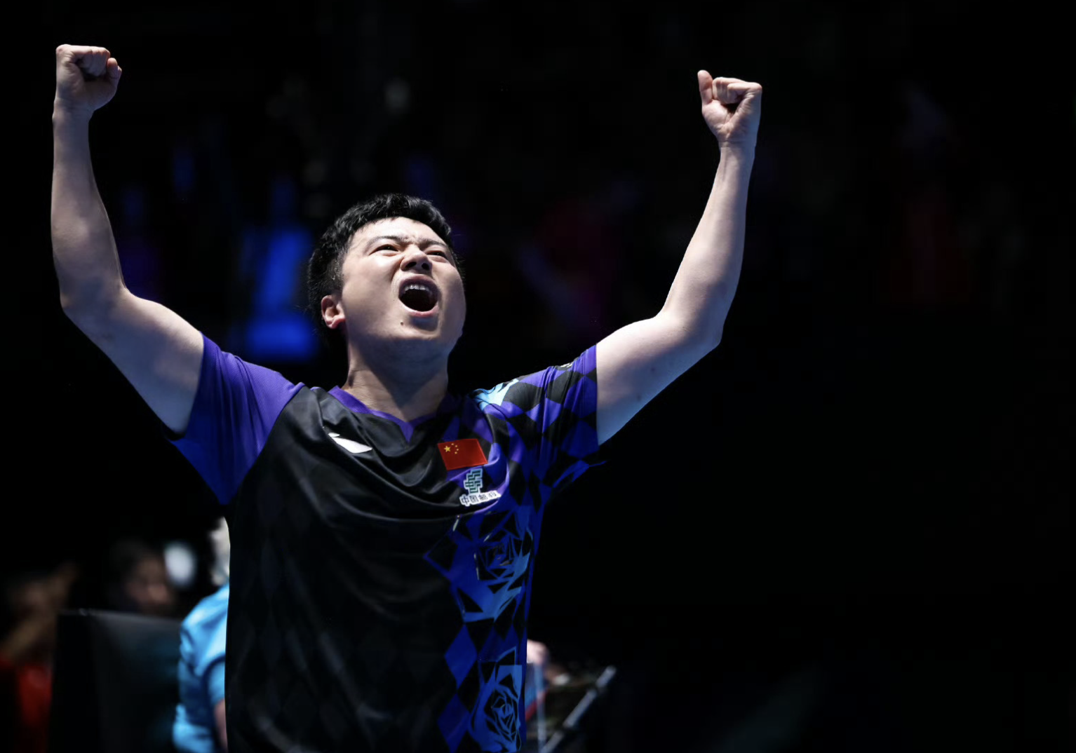 3-1淘汰法国队！中国男团晋级决赛：王楚钦独取2分 梁靖崑失2追3
